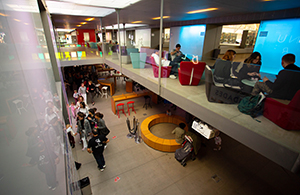 Espaços de leitura, socializando a leitura dos jovens RL048